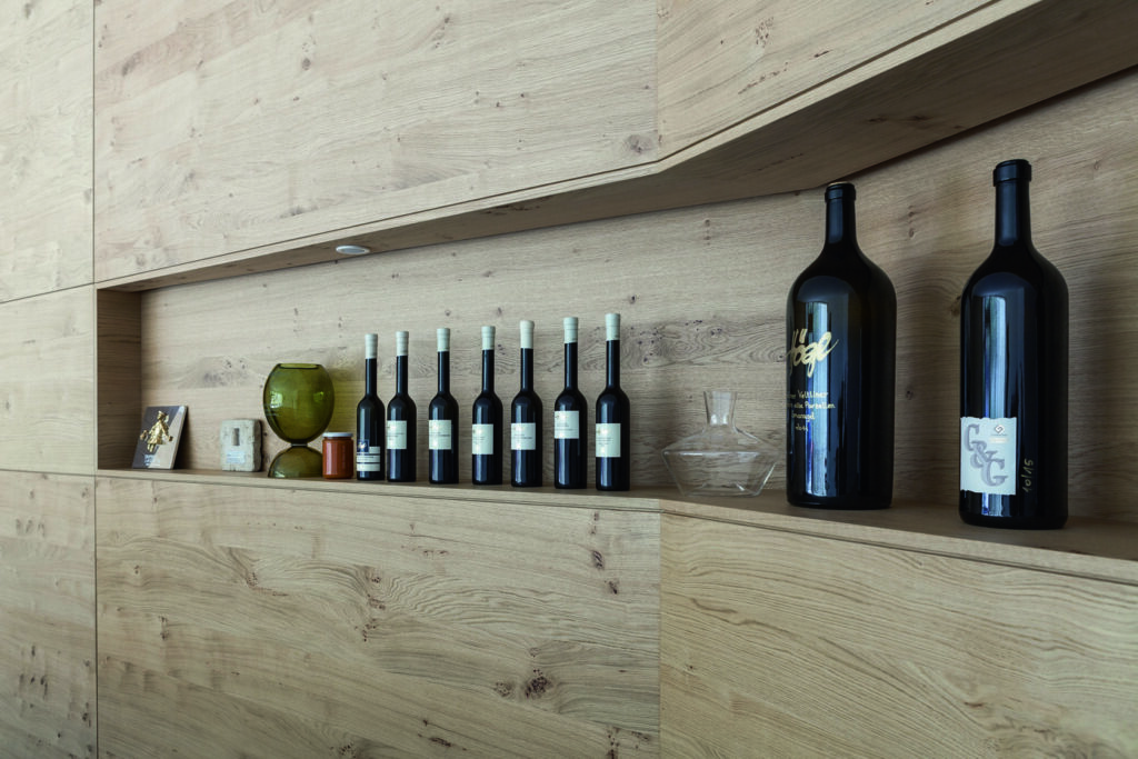 Eiche_Kleinastig_Sortierung_N_Weingut_Hoegl_07